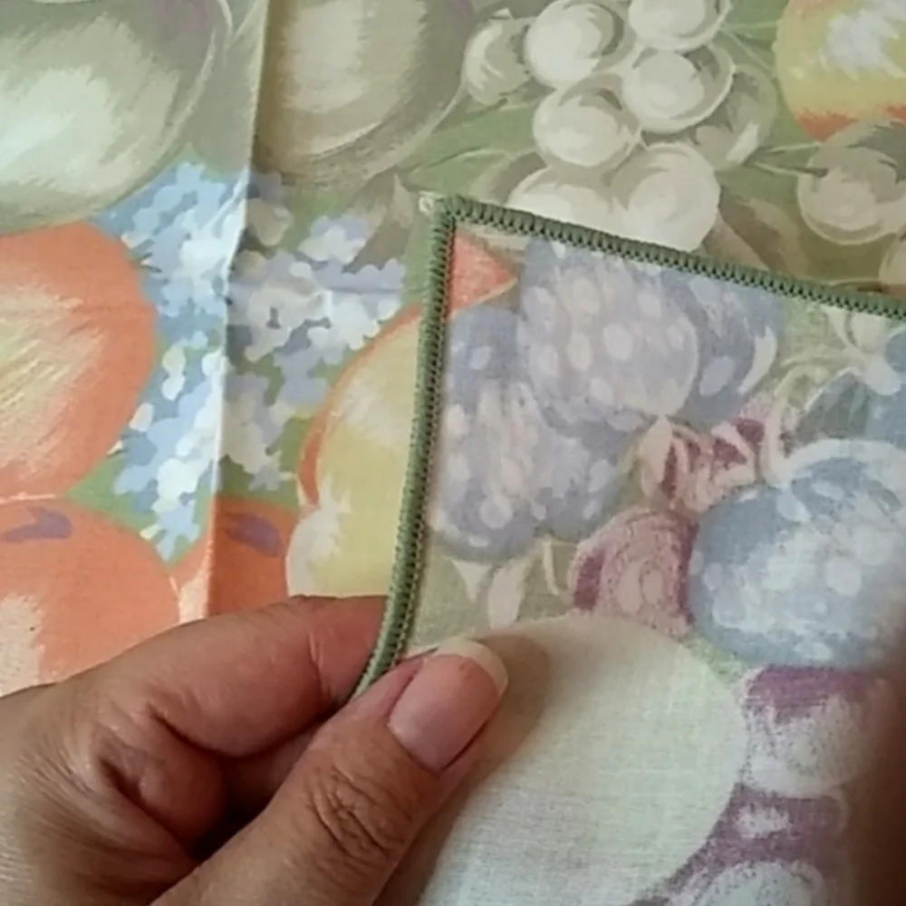 Cloth Placemat & Napkin Set (4) Fruit Theme Multicolor | EUC